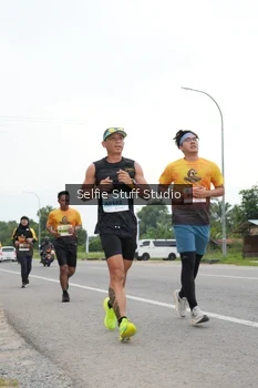 Runner Photo 2032030