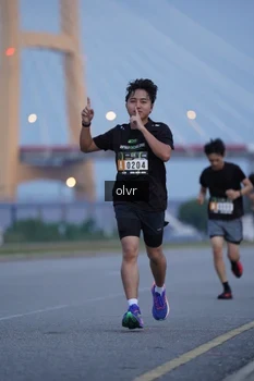 Runner Photo 2033053