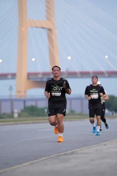 Runner Photo 2033694