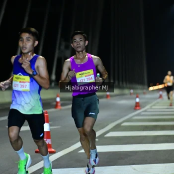 Runner Photo 2033796