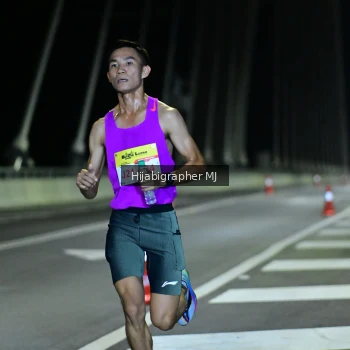Runner Photo 2033815