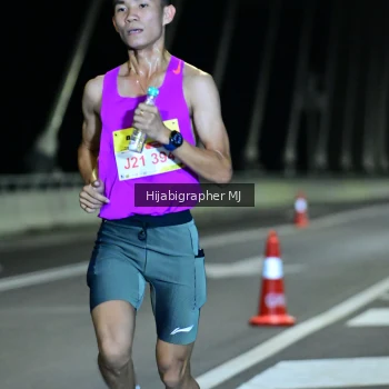 Runner Photo 2033836