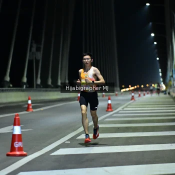 Runner Photo 2033871