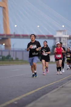 Runner Photo 2033940