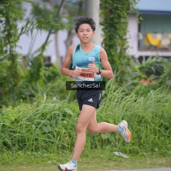 Runner Photo 2033975