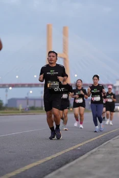 Runner Photo 2034033
