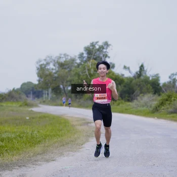 Runner Photo 2034040
