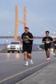 Runner Photo 2034062