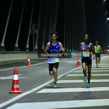 Runner Photo 2034075
