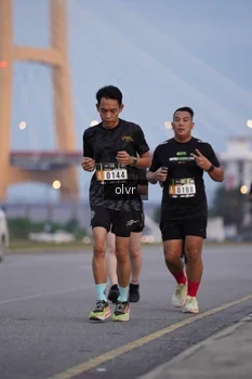 Runner Photo 2034094