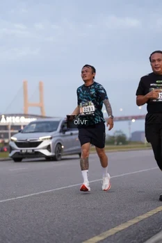 Runner Photo 2034210