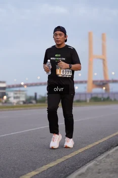Runner Photo 2034372