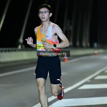 Runner Photo 2034374