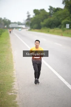 Runner Photo 2034957
