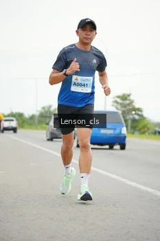Runner Photo 2034973