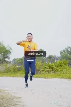 Runner Photo 2035371