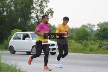 Runner Photo 2035374
