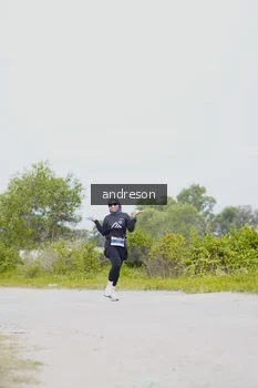 Runner Photo 2035734