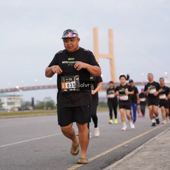 Runner Photo 2035848