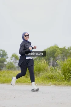 Runner Photo 2035852