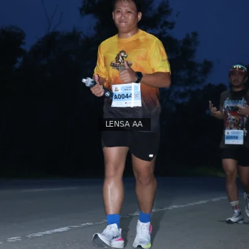 Runner Photo 2035872