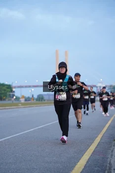 Runner Photo 2035893