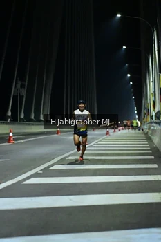 Runner Photo 2035925