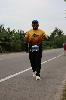 Runner Photo 2035943