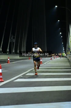 Runner Photo 2035990