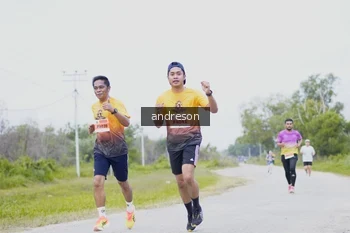 Runner Photo 2036117
