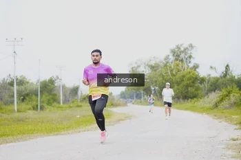 Runner Photo 2036158