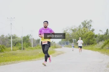 Runner Photo 2036171