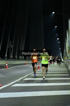 Runner Photo 2036274