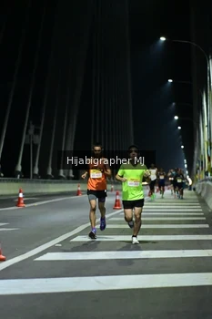 Runner Photo 2036304