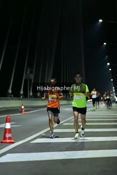 Runner Photo 2036325