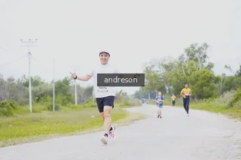 Runner Photo 2036334