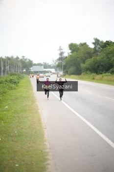 Runner Photo 2036355