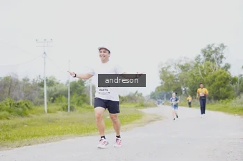 Runner Photo 2036373