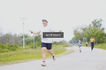Runner Photo 2036378