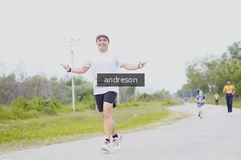 Runner Photo 2036412