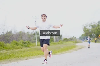 Runner Photo 2036434