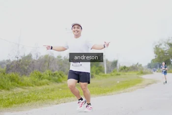 Runner Photo 2036449