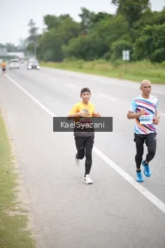 Runner Photo 2036475