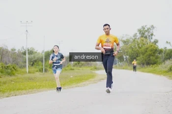 Runner Photo 2036572