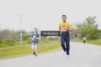 Runner Photo 2036580