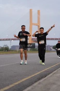 Runner Photo 2036585