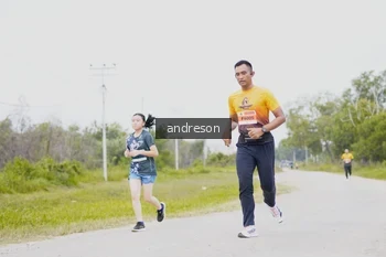 Runner Photo 2036607