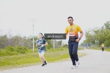 Runner Photo 2036633