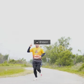 Runner Photo 2036653