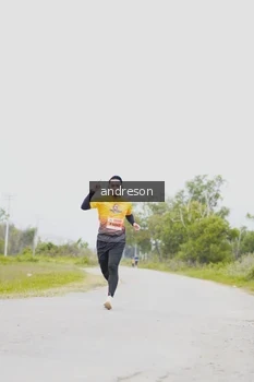 Runner Photo 2036680